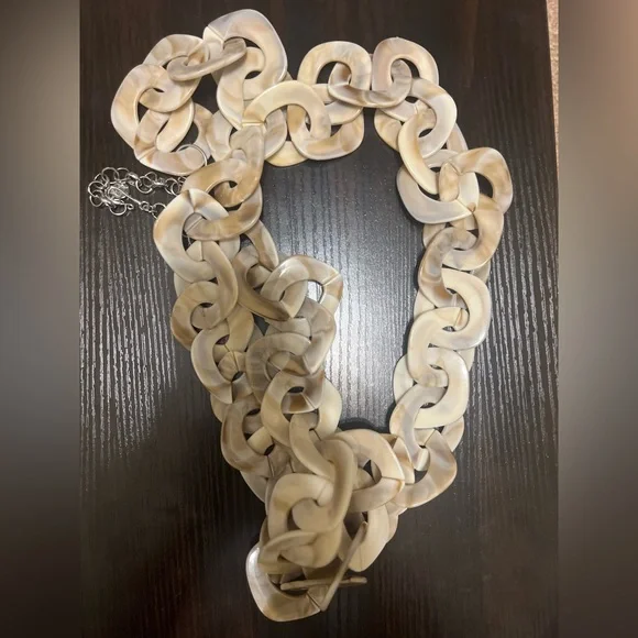 Sassy Jones oyster Zaria - Picture 1 of 1